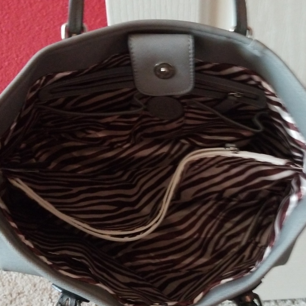 Handbag - Picture 3 of 3